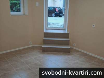 Офис / Магазин под наем в кв. Каменица 1