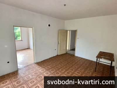 Тристаен апартамент за продажба в кв. Кючук Париж до Ресторант Приятели