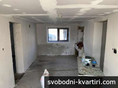 Двуетажна къща с голям двор и гараж в с. Милево