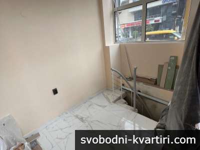 Дава под наем магазини и супермаркети в жилищна сграда гр. София - Център 20m²
