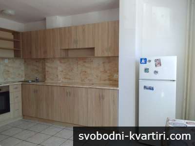 Четиристаен полуобзаведен под наем в кв. Бузлуджа