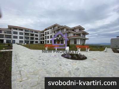 Тристаен апартамент с две спални в затворен комплекс близо до Ахелой