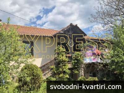Продажба Къща гр. Перник - с. Боснек 80m² и двор 760m²