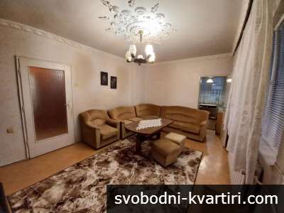 Продава четиристаен апартамент в Топ център на град Русе