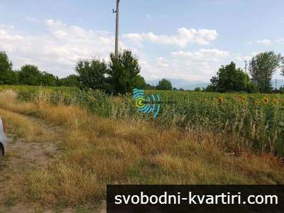 ГОЛЯМ имот до нови къщи
