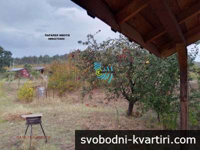 Монолитна къща до минерална баня и река Стряма-село Песнопй