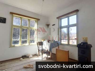 Продажба Къща гр. Габрово - с. Жълтеш 64m² и двор 910m²