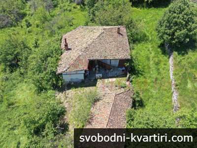 Продажба Къща гр. Елена - с. Бадевци 100m² и двор 5000m²