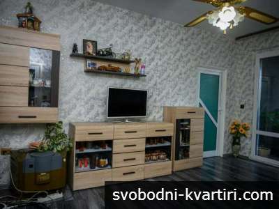 Двустаен обзаведен кв.Тракия-среден етаж