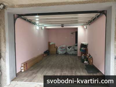 Гараж в района на Хъшове