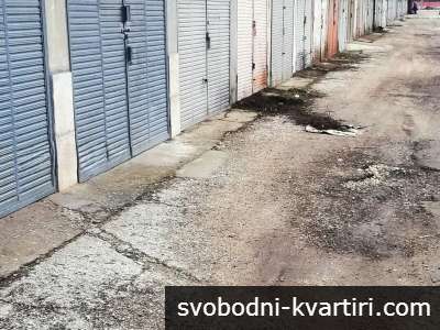 Гараж, Здравец Изток