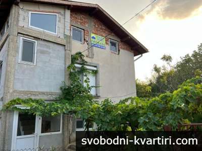 Продажба Къща гр. Иваново - с. Божичен 500m²