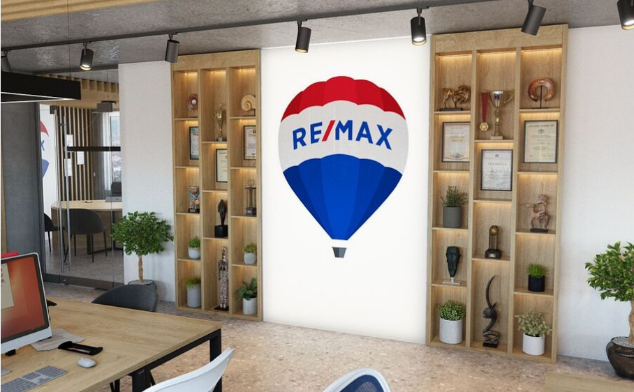 RE/MAX Advantage RE/MAX Advantage
