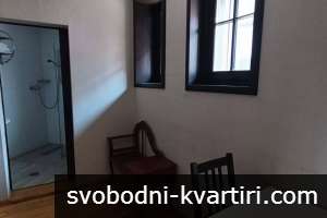 Даваме под наем самостоятелна къща в Стария град на Пловдив Даваме под наем самостоятелна къща в Стария град на Пловдив