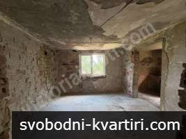 Къща с нов покрив в Горна Оряховица Къща с нов покрив в Горна Оряховица