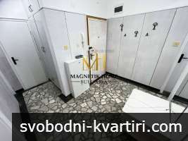 Просторен тристаен апартамент с отделна кухня с ПАРКОМЯСТО до площад ”Тройката” и супер център