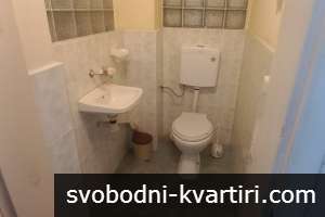 Даваме под наем етаж от къща в кв. Каменица 1 Даваме под наем етаж от къща в кв. Каменица 1