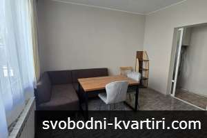 Етаж от къща с паркомясто широк център