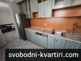 Етаж от къща с паркомясто широк център