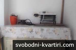 Давам под наем самостоятелна къща в Прослав
