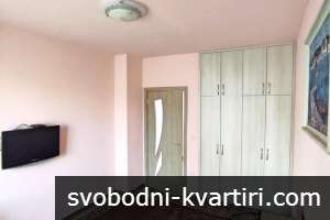 Център тристаен апартамент обзаведен #1750142898