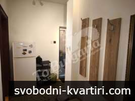 Тристаен апартамент с гледка към крепостта "Царевец" Тристаен апартамент с гледка към крепостта "Царевец"