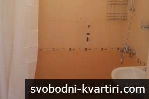 Необзаведен голям двустаен апартамент в ж.к. Надежда до метро