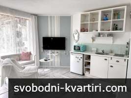 Самостоятелен апартамент Casa Lilia с двор