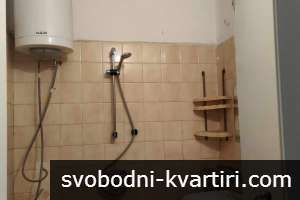 Давам под наем тристаен апартамент в квартал Христо Смирненски срещу болница Пълмед близо до мол Пловдив. Жилището се съ