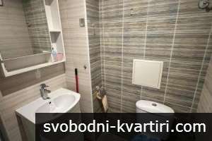 Тристаен апартамент в Центъра