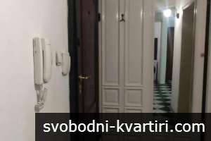 Дава се под наем двустаен апартамент в Центъра