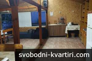 Дава под наем стая с самостоятелен сан възел С ползване на обща кухня,