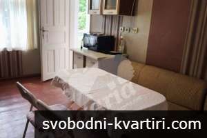 Етаж под наем с малък двор до Пети Корпус на ВТУ