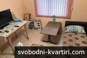 Давам под наем самостоятелна стая със санитарен възел К.Париж Давам под наем самостоятелна стая със санитарен възел К.Париж