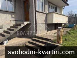 Монолитна двуетажна къща в с.Присово
