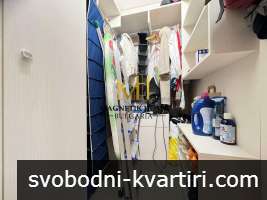 Луксозен двустаен апартамент с 2 бани и паркомясто в супер център