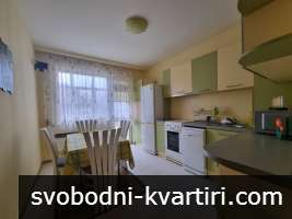 Изключително уютен и просторен, тристаен апартамент под наем находящ се в идеален център на гр. Благоевград.