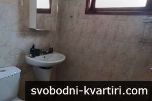 Даваме под наем двустаен апартамент в центъра на Пловдив