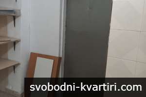 Търговско помещение с два входа и трифазен ток