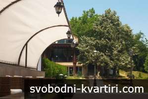 нощувки , самостоятелна вила с 1 или 2 спални, Горна баня, до спирки и НБУ