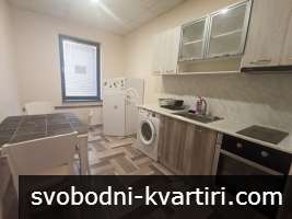 Четиристаен апартамент под наем в центъра