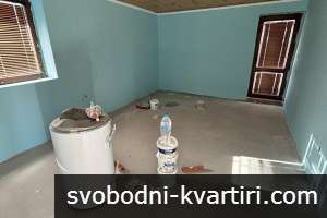 Масивна триетажна къща в с. Самоводене Масивна триетажна къща в с. Самоводене