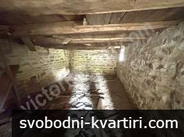 Къща със самостоятелен път в с. Церова Кория Къща със самостоятелен път в с. Церова Кория