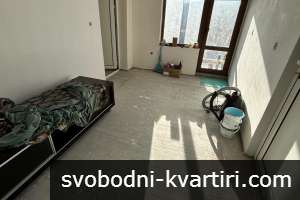 Масивна триетажна къща в с. Самоводене Масивна триетажна къща в с. Самоводене