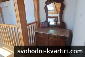 Даваме под наем самостоятелна къща в Стария град на Пловдив Даваме под наем самостоятелна къща в Стария град на Пловдив