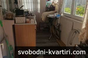 Давам под наем  двустаен-спалня,хол с дневна и бокс  за300евро напълно обзаведен