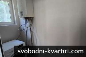 Етаж от къща с паркомясто широк център
