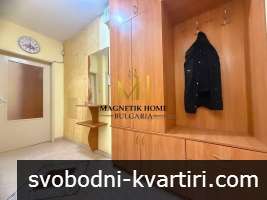 Просторен двустаен имот с ПАРКОМЯСТО и отделна кухня на 50 метра от морската градина в ж.к. Лазур