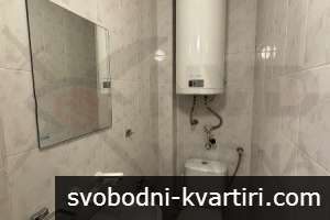 Дава се под наем тристаен апартамент в Център!