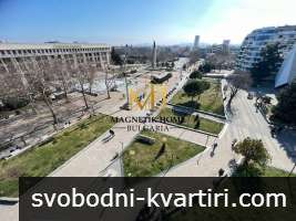 Луксозен двустаен апартамент с 2 бани и паркомясто в супер център